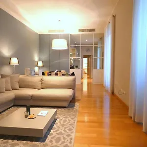 https://heart-apartments-duomo-castello.italymilanhotels.net