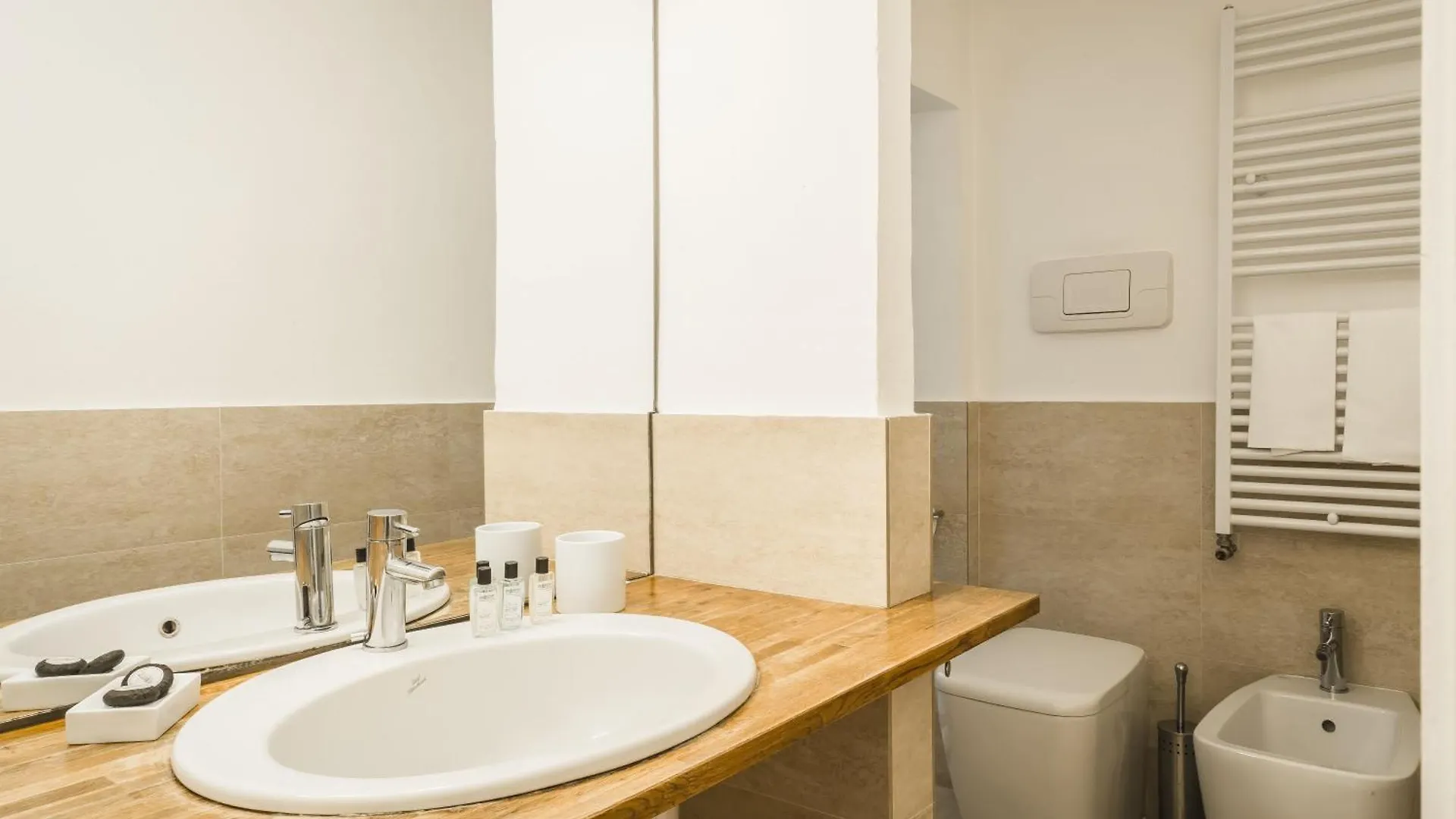 Brera Apartments In San Fermo Milaan